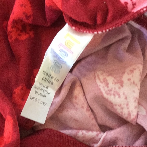 NWT TC leggings red with red & pink hearts - Picture 3 of 4